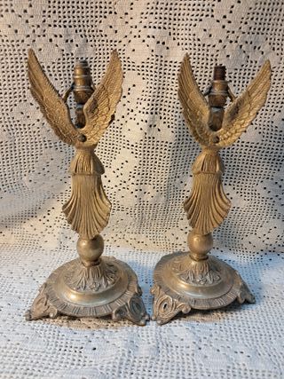 DOS LAMPARAS DIOSAS ALADAS.