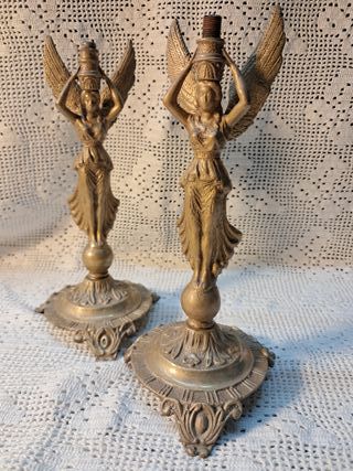 DOS LAMPARAS DIOSAS ALADAS.