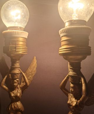 DOS LAMPARAS DIOSAS ALADAS.