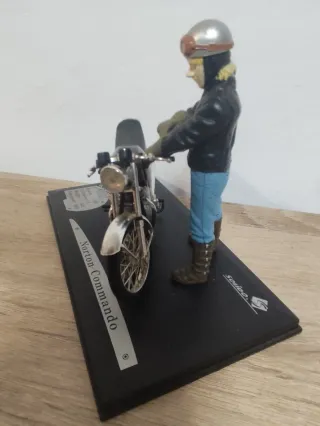 Norton Commando Joe Bar Team