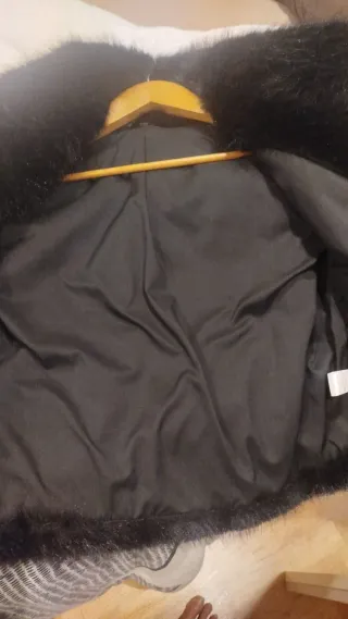 Abrigo de pelo negro mujer