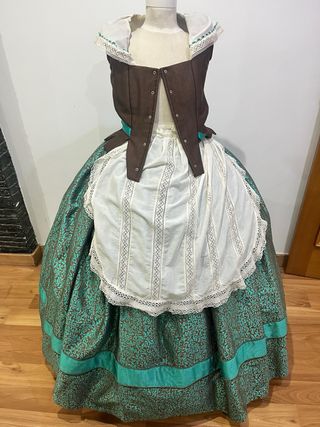 Traje a la antiga  verde y marron
