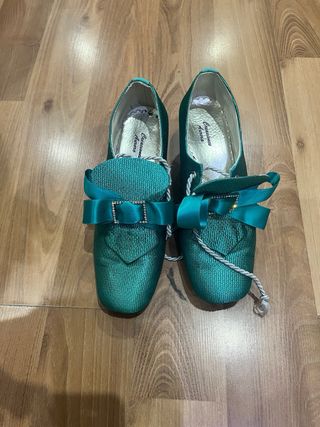 Traje a la antiga  verde y marron