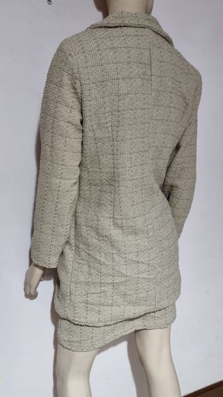 Conjunto Falda talla M y Blazer Talla L color bieg