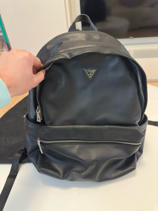 Mochila Guess Negra Cuero