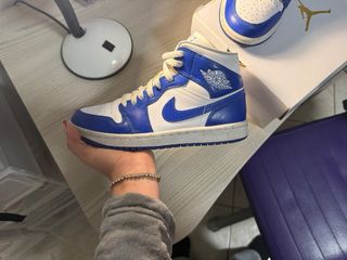 Jordan 1 Mid Kentucky Blue