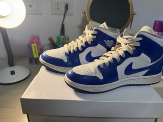 Jordan 1 Mid Kentucky Blue