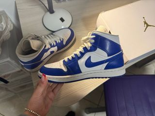 Jordan 1 Mid Kentucky Blue