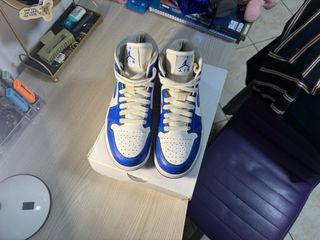Jordan 1 Mid Kentucky Blue