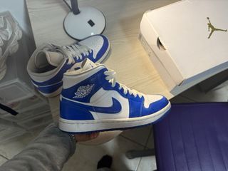 Jordan 1 Mid Kentucky Blue