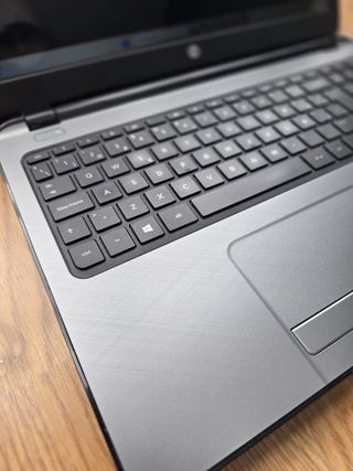 Laptop HP 15 r245ns 480GB SSD como nuevo!