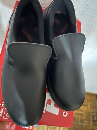 Zapatos de seguridad para mujer.