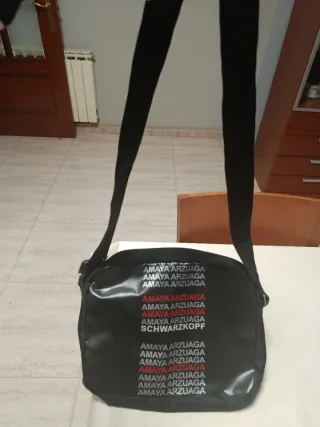 Bolso bandolera Amaya Arzuaga negro