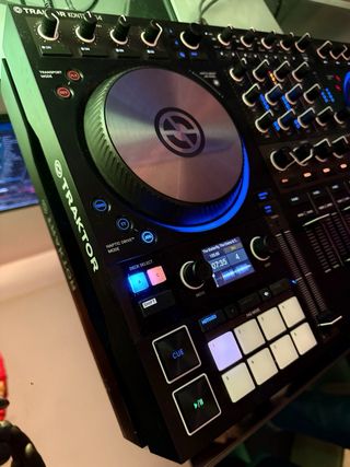 Controladora DJ Native Instruments Traktor S4 MK3