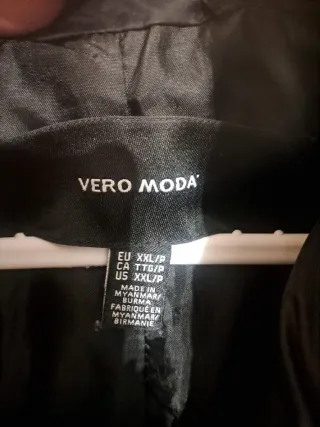 Abrigo acolchado negro