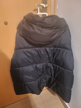 Abrigo acolchado negro