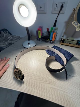 Cintura Guess double face nera e oro