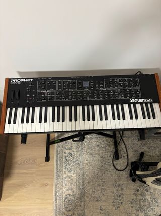 Sequential Prophet Rev2 8-Voz Sintetizador
