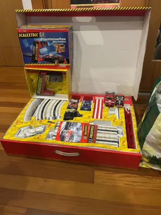 Scalextric, Cuenta vueltas Electrónico y Coches