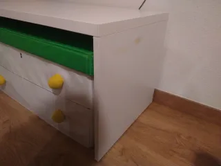 Banco baúl Ikea blanco y verde