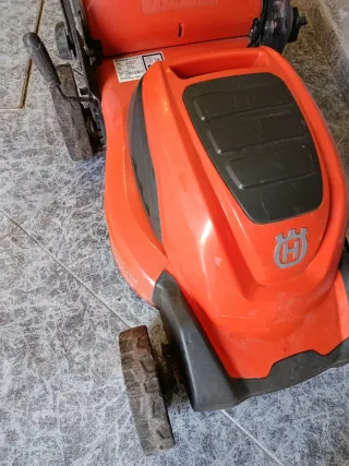 Cortacésped Husqvarna LC 141C