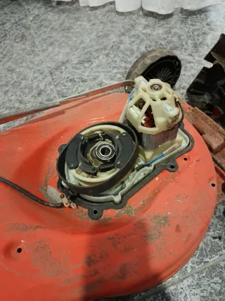 Cortacésped Husqvarna LC 141C