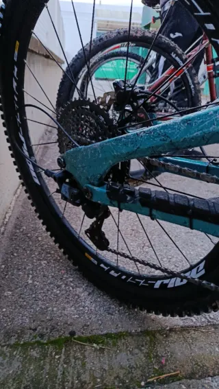 Bici Enduro YT Capra CAMBIO por EBIKE