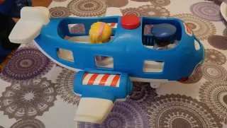Avión Fisher Price con figuras
