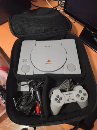 Consola PlayStation 1 Fat Gris + Maletín
