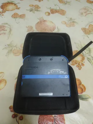 Nintendo 2DS Azul y Negra