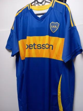 Conjunto deportivo hombre azul y amarillo.