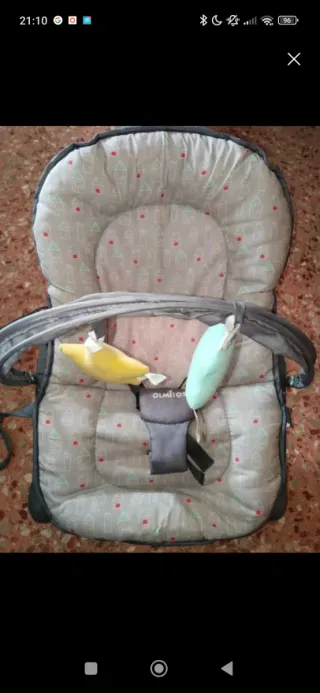 Hamaca para bebé con juguetes