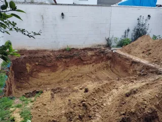 Construcción de piscina de ladrillo