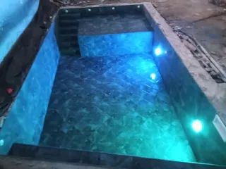 Construcción de piscina de ladrillo