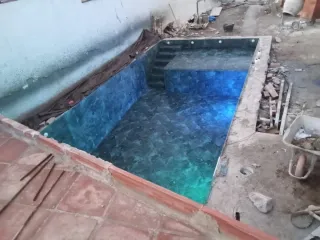 Construcción de piscina de ladrillo