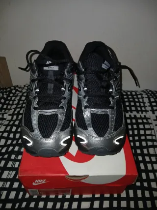 Nike Air Max Moto 2K Negro/Plata