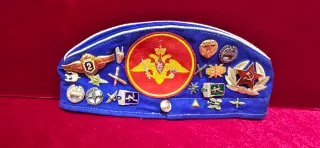 Gorro Ruso Azul con Insignias y Pines