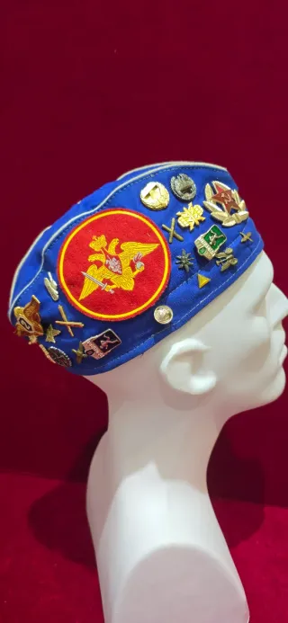Gorro Ruso Azul con Insignias y Pines