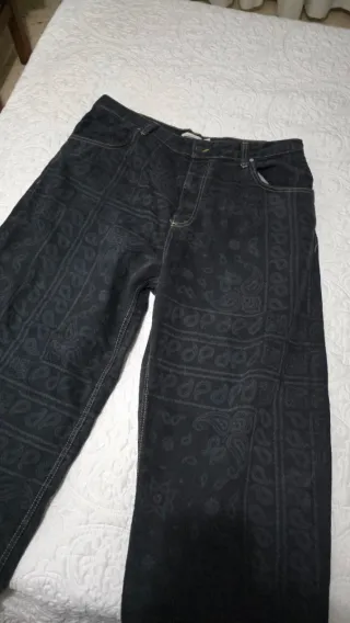 Vaqueros Baggy Pull&Bear Talla L Estampados