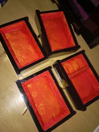 Joyero antiguo con incrustaciones