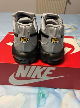 Nike Air Max Plus Talla 42 (26.5cm)