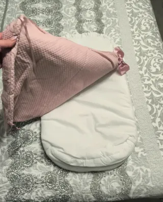 Saco capazo bebé rosa empolvado