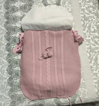 Saco capazo bebé rosa empolvado