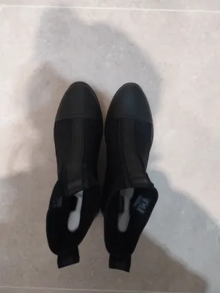 Botines impermeables negros