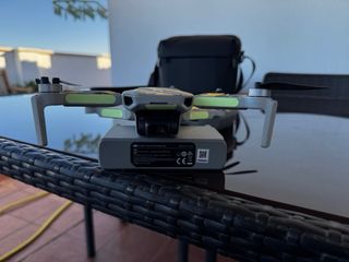 GoPro HERO11 Black + Dron DJI Mini 2 Fly More Combo