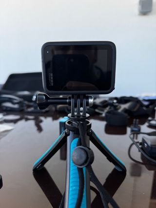 GoPro HERO11 Black + Dron DJI Mini 2 Fly More Combo