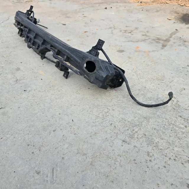 Traviesa Trasera Kia Stonic 86631-H8410