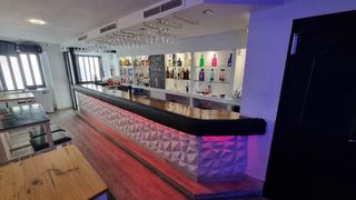 Urge Oportunidad!:traspaso 2 locales por 29.900€