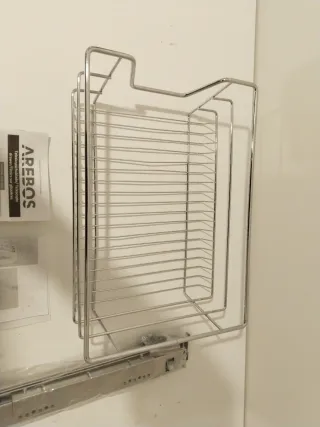 Cesto telescópico AREBOS para armario