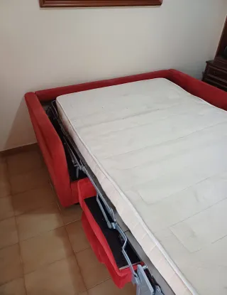 Sofá cama rojo